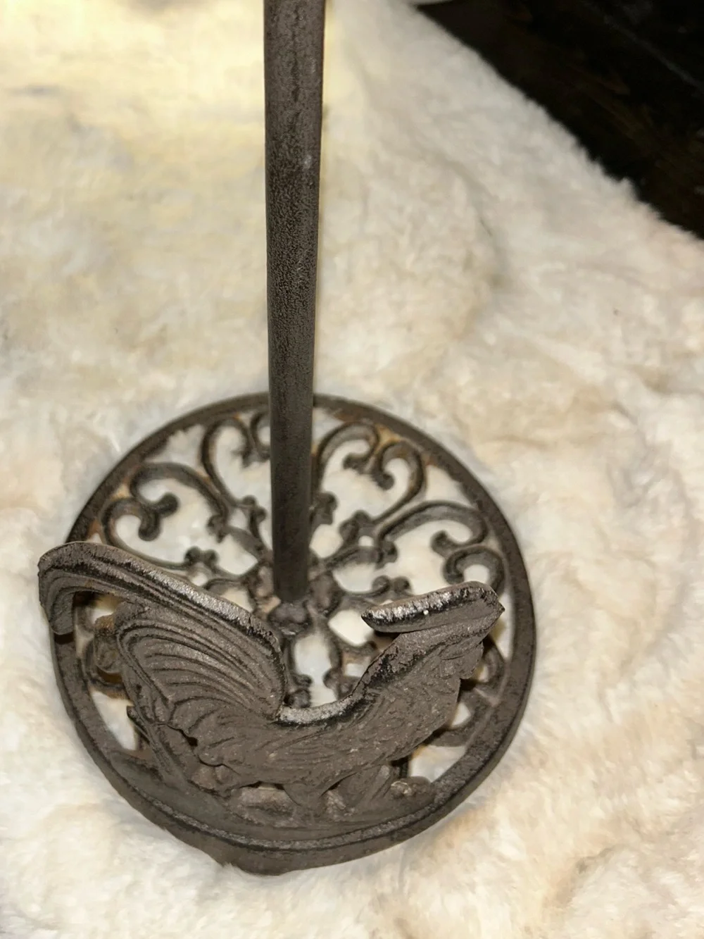 Rustic Elegance Cast Iron Rooster Paper Towel Holder - Freestanding Kitchen